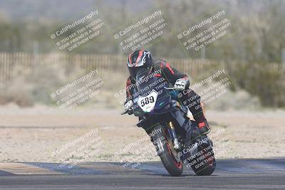 media/Jan-18-2026-CVMA (Sun) [[519f600f45]]/Race 10-Formula Lightweight Twins Shootout/